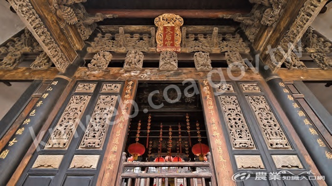 位於馬公市的澎湖天后宮是全臺歷史最悠久的媽祖廟，供奉著漁民的守護神「媽祖」。