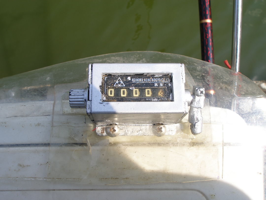 計數器，裝在冰箱上面，可以用來計算自己釣了幾條魚。